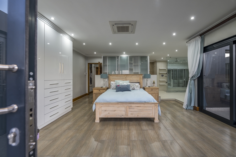 6 Bedroom Property for Sale in Mossel Bay Central Western Cape